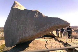 replica-piedra-movediza-de-tandil